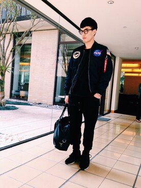 「Alpha Industries（アルファインダストリーズ）のアイテム（ナイロンジャケット）」を使った、AshWangさん（メンズ・175cm）の冬コーディネート