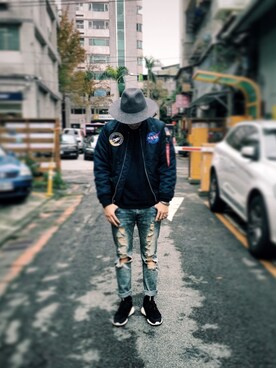 「Alpha Industries（アルファインダストリーズ）のアイテム（ナイロンジャケット）」を使った、AshWangさん（メンズ・175cm）の冬コーディネート