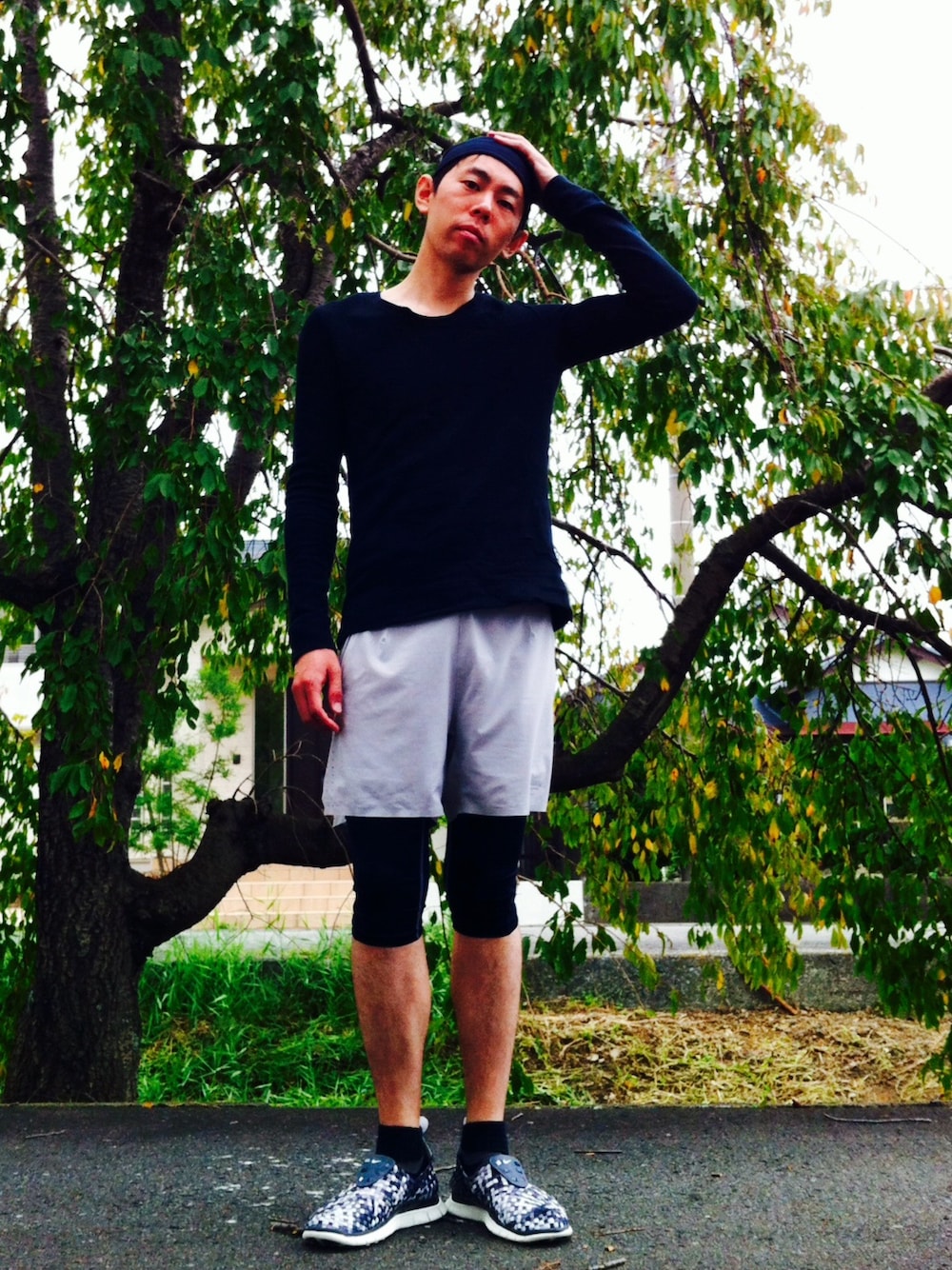 「スポーツミックス、WEAR RUNNING CLUB」｜「SISEのアイテム（Tシャツ/カットソー、ブラック系）」を使った、Heroさん（メンズ・173cm）の秋コーディネートの1枚目の写真