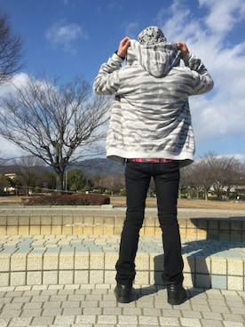 「LABRAT（ラブラット）のアイテム（パンツ）」を使った、Heroさん（メンズ・173cm）の春コーディネート