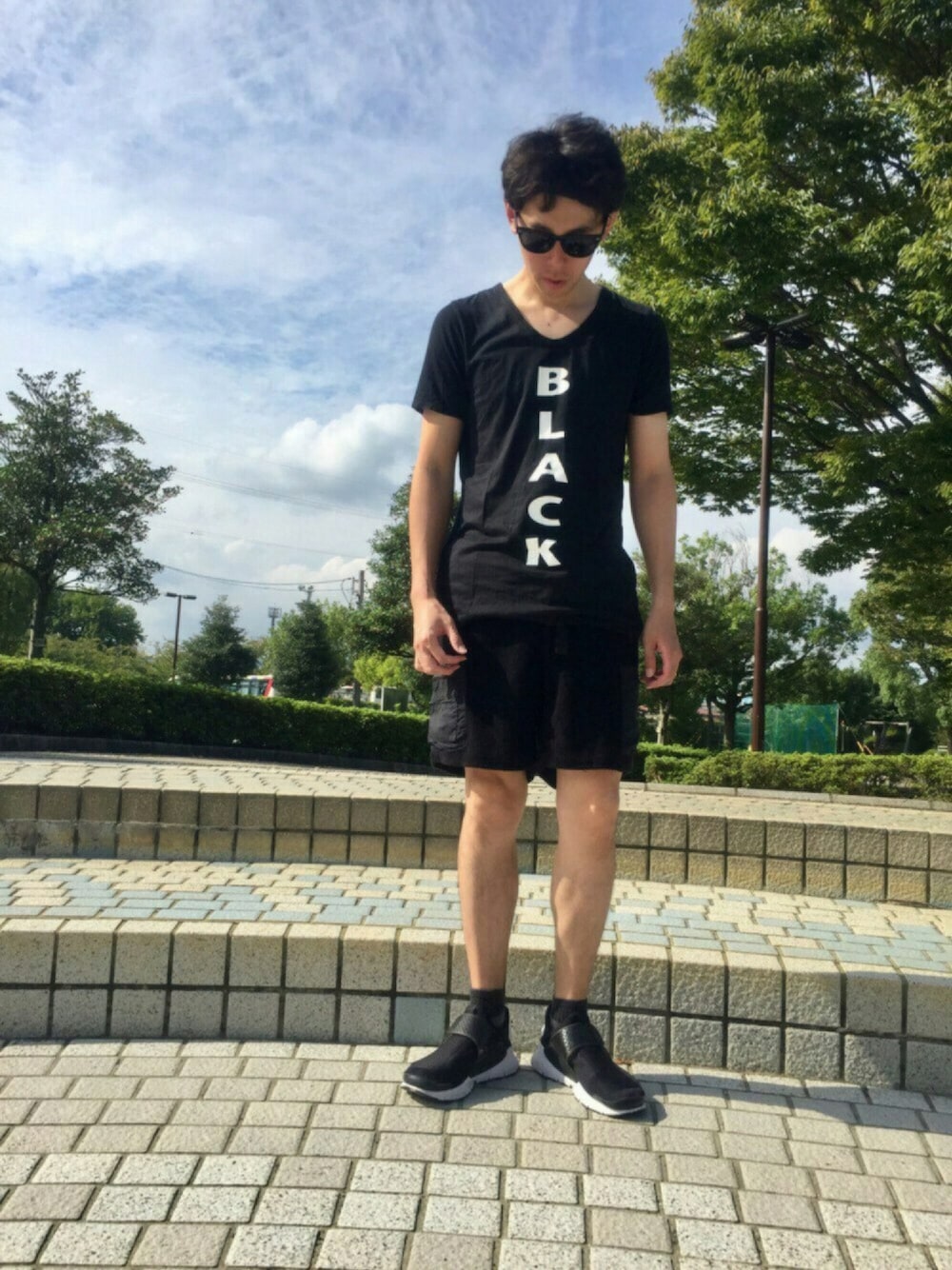 「オールブラック、black、ブラック、黒、シンプルコーデ、ソックダート、ヘアバンド」｜「SISEのアイテム（Tシャツ/カットソー、ブラック系）」を使った、Heroさん（メンズ・173cm）の秋コーディネートの1枚目の写真