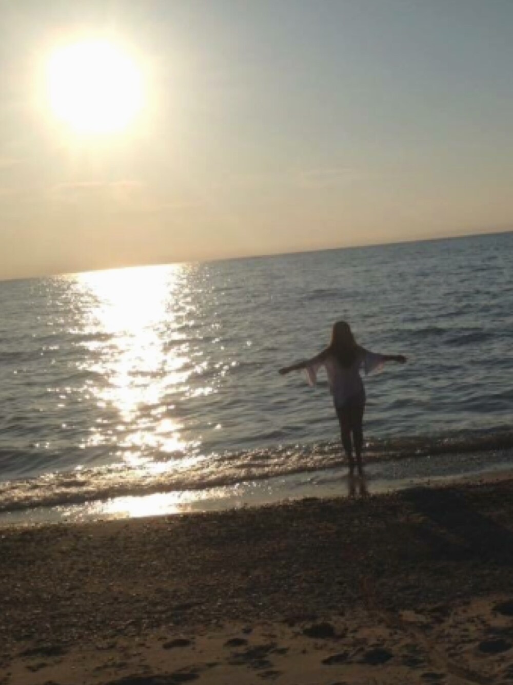 「sunset、beach、canada」｜「Abercrombie&Fitchのアイテム（シャツ/ブラウス、ホワイト系）」を使った、Sumire.さん（レディース・153cm）の冬コーディネートの1枚目の写真