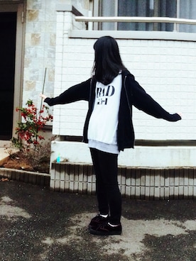 「Radiate（ラディエイト）のアイテム（パンツ）」を使った、Neneko さん（レディース・163cm）の春コーディネート