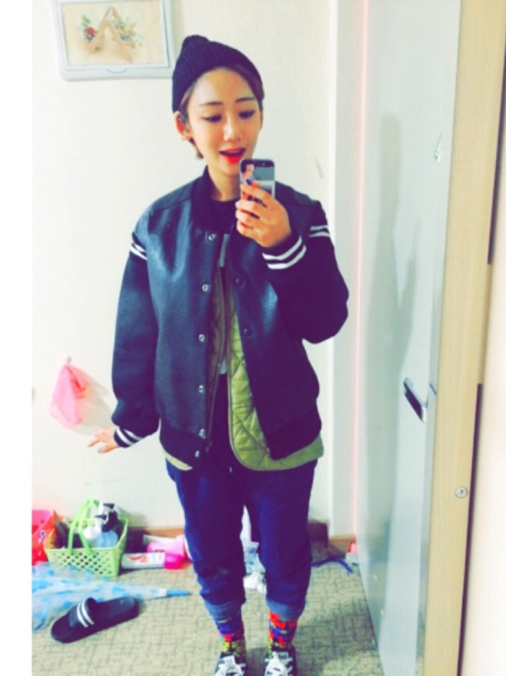 「CONVERSEのCONVERSE CANVAS ALL STAR J OX（スニーカー、グレー系）」を使った、챈이さん（レディース・160cm）の秋コーディネートの1枚目の写真