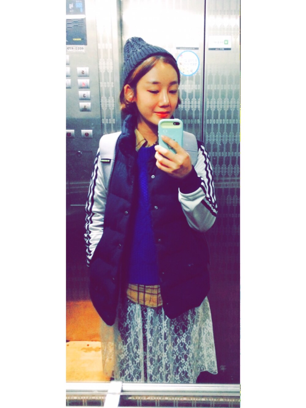 「daily look、street、streetfashion、fashion」｜「CONVERSEのCONVERSE CANVAS ALL STAR J OX（スニーカー、グレー系）」を使った、챈이さん（レディース・160cm）の冬コーディネートの1枚目の写真