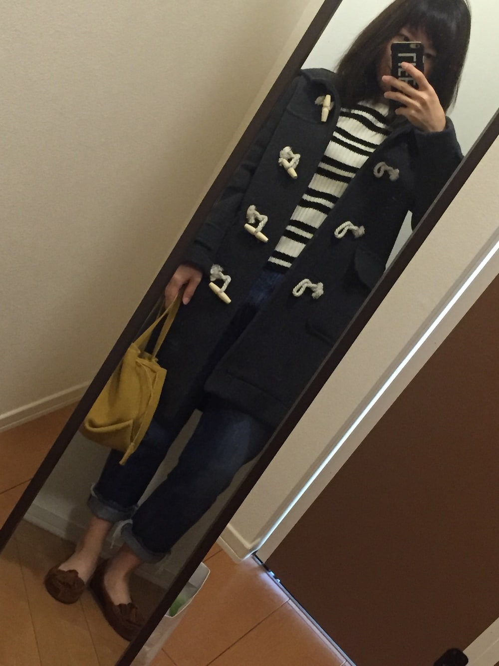 「TODAYFUL、カジュアル、ボーダーニット、ボートネックニット、デニム、ダッフルコート」｜「TODAYFULのダッフルコート（ダッフルコート、グレー系）」を使った、yukacocoさん（レディース・160cm）の冬コーディネートの1枚目の写真