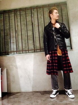 「ジャックパーセル」｜「アイテム（ライダースジャケット）」を使った、藤井　悠大さん（メンズ・172cm）の秋コーディネート