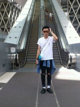 「MONKI（モンキ）のアイテム（トートバッグ）」を使った、Andyさん（メンズ・183cm）の夏コーディネート