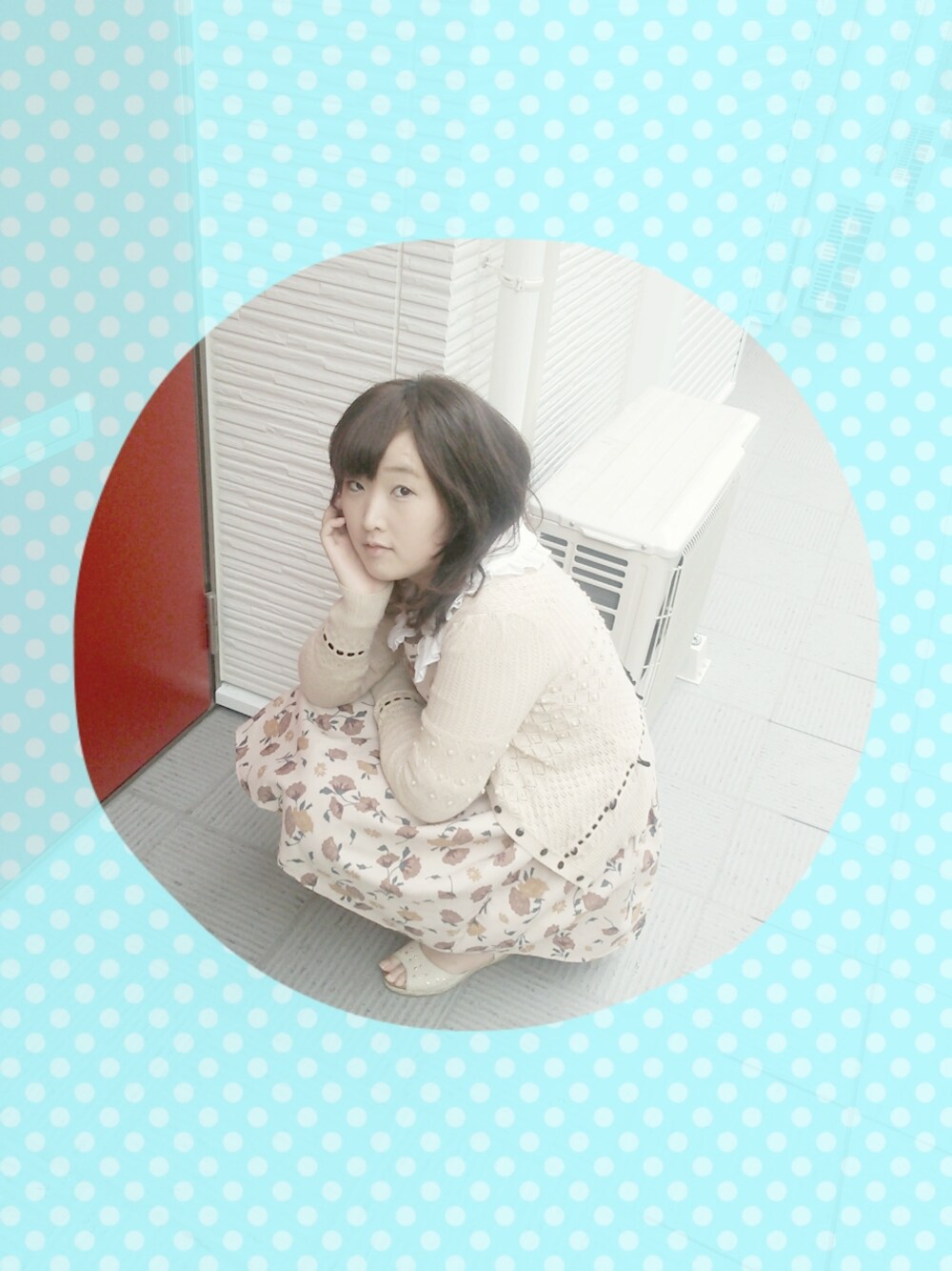 「WOMEN、日本、ガーリー、ベージュ」｜「earth music&ecologyのアイテム（ワンピース、ベージュ系）」を使った、りちうむさん（レディース・165cm）の秋コーディネートの1枚目の写真