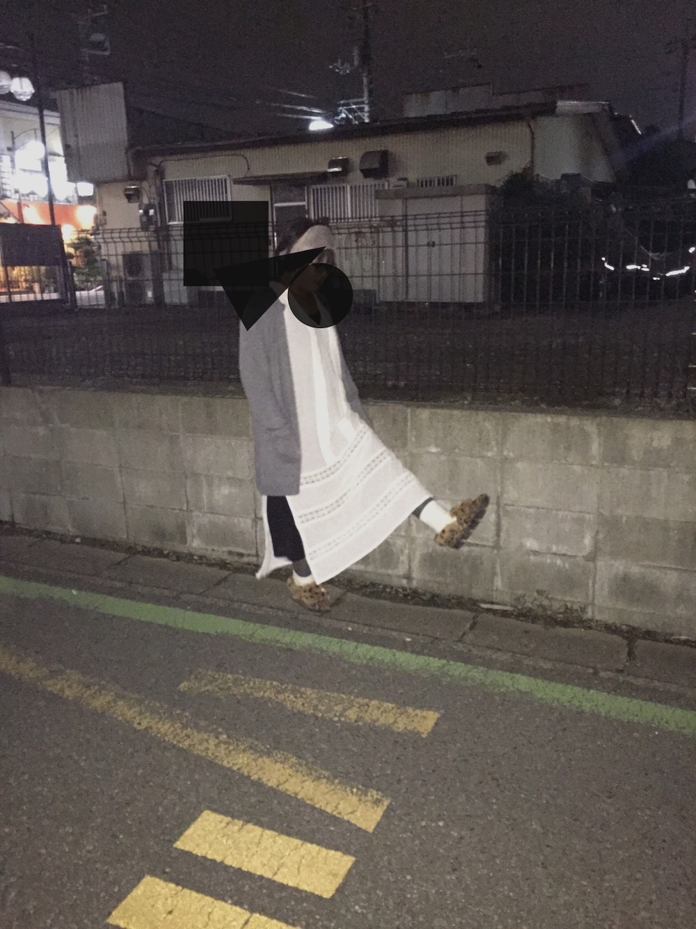 「モフモフ、冬っぽ、ふわふわ、夜道」｜「WEGOのアイテム（ヘアバンド、グレー系）」を使った、りちうむさん（レディース・166cm）の秋コーディネートの1枚目の写真