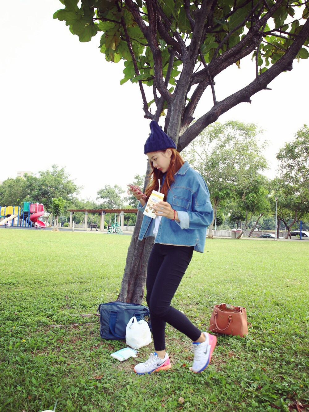 「denim、ootd、毛線帽、毛帽、black、PAZZO、fe'cha」｜「PAZZOのアイテム（デニムジャケット、ブルー系）」を使った、Eleanor・ふみさん（レディース・158cm）の秋コーディネートの1枚目の写真
