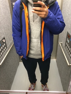 「アイテム（マウンテンパーカー、ブルー系）」を使った、FEETさん（メンズ・185cm）の冬コーディネート