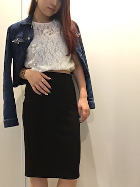 「肌見せ」｜「アイテム（デニムジャケット）」を使った、midoriさん（レディース・164cm）の春コーディネート
