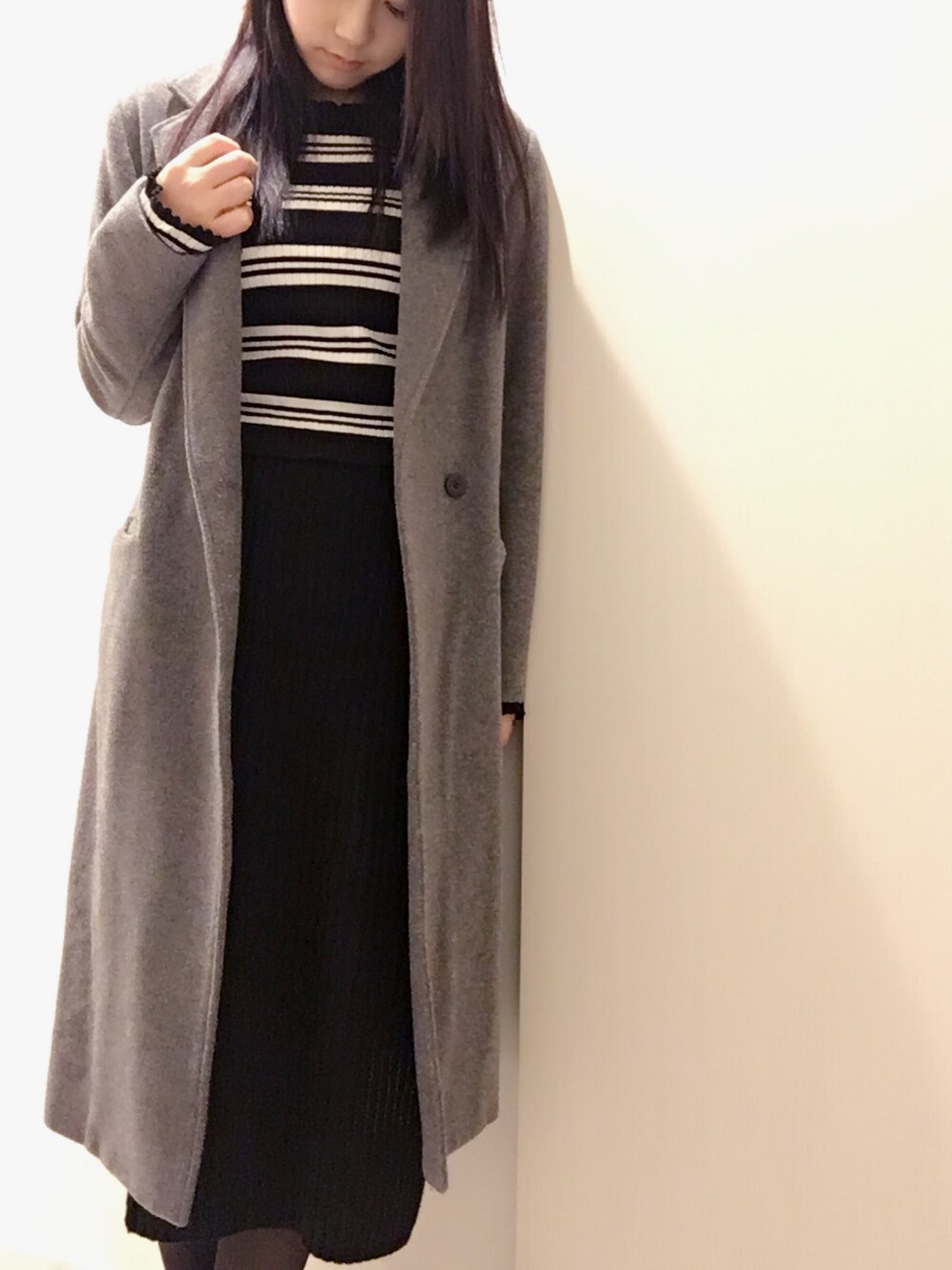 「murua、ZARA、RESEXXY、チェスターコート、ニット、ボーダーニット、ニットスカート、カジュアル、大人カジュアル、きれいめカジュアル」｜「MURUAの【MODE】モッサウールチェスターコート（ジャケット/アウター、グレー系）」を使った、midoriさん（レディース・164cm）の冬コーディネートの1枚目の写真