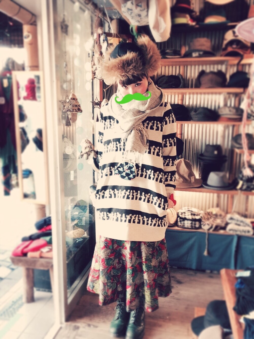 「帽子、飛行帽、ゆるコーデ、スカート、ワンピース、柄×柄、ゆったりコーデ、twits、モフモフ、柄スカート」｜「TWITSのphantom（キャップ、ブルー系）」を使った、sumiyoさん（レディース・163cm）の冬コーディネートの1枚目の写真