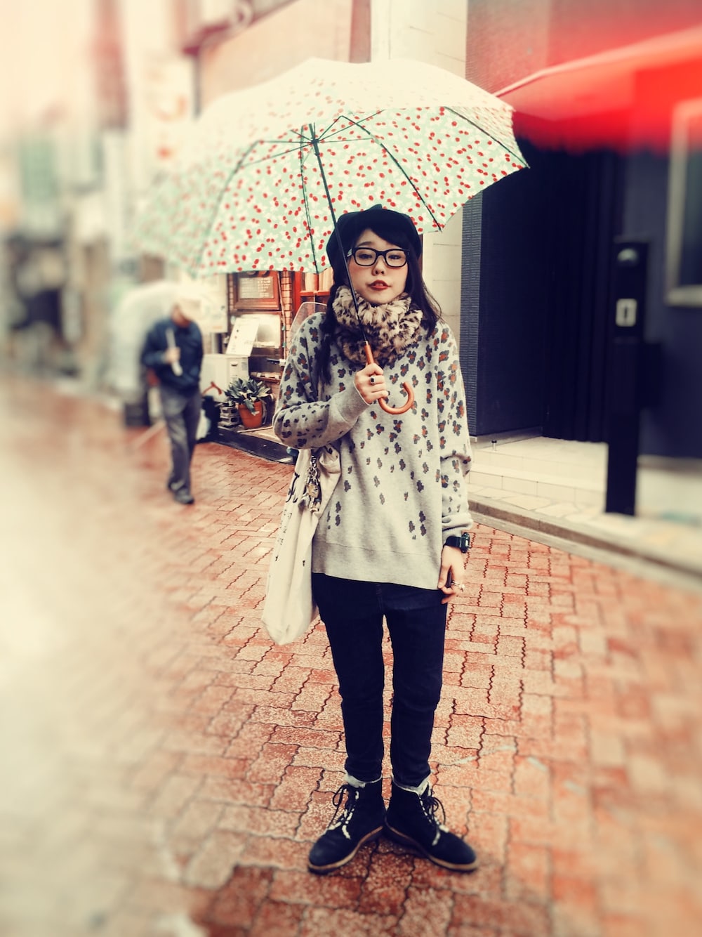 「レオパード、ひょう柄、デニム、デニムパンツ、古着、もこもこ、雨の日コーデ、柄×柄、休日スタイル、お出かけコーデ」｜「GAPのアイテム（ニット/セーター、グレー系）」を使った、sumiyoさん（レディース・163cm）の秋コーディネートの1枚目の写真