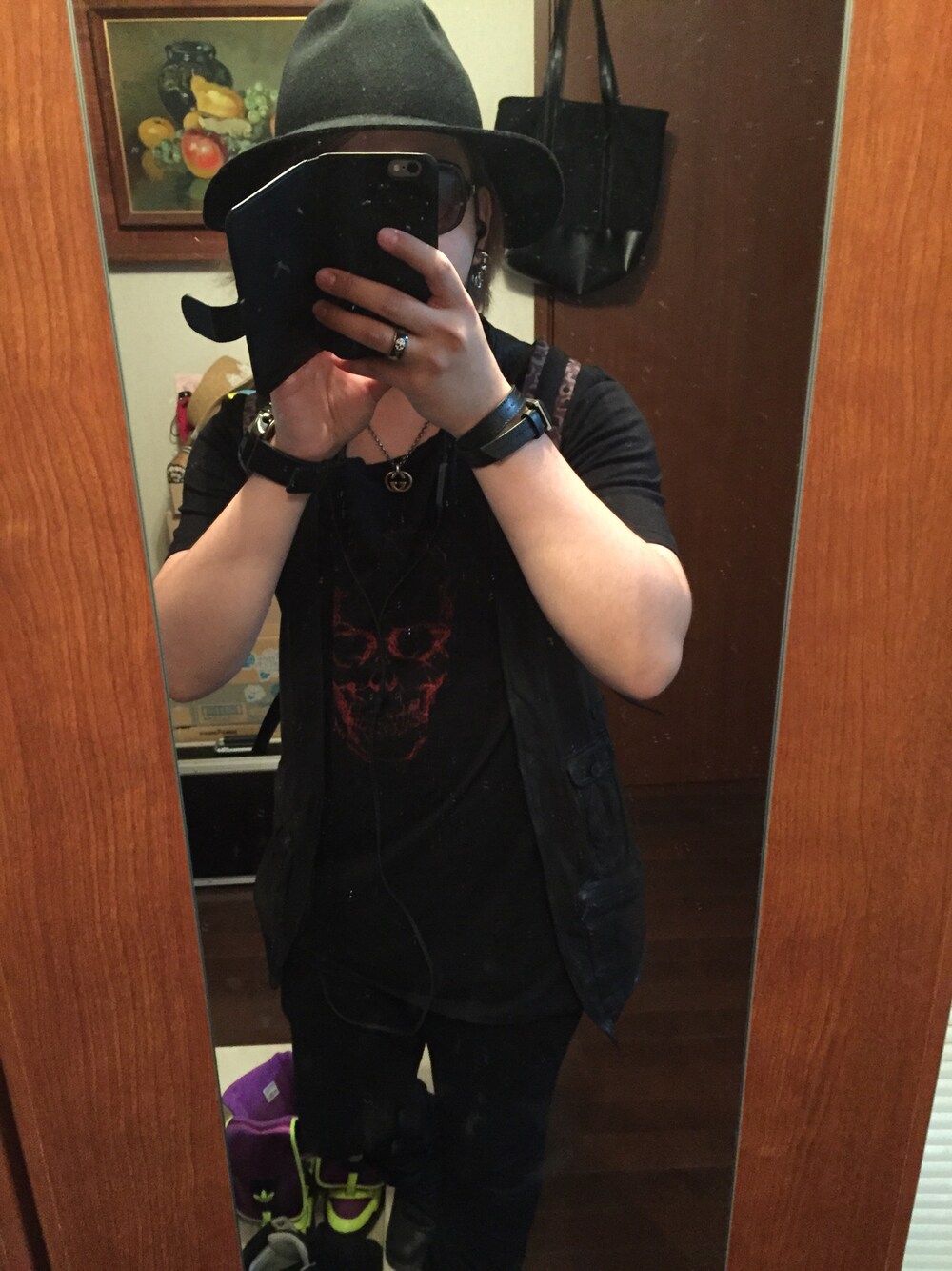 「Alexander McQueen、Saint Laurent、Diesel」｜「Alexander McQueenのアイテム（Tシャツ/カットソー、ブラック系）」を使った、shinyaさん（メンズ・172cm）の夏コーディネートの1枚目の写真