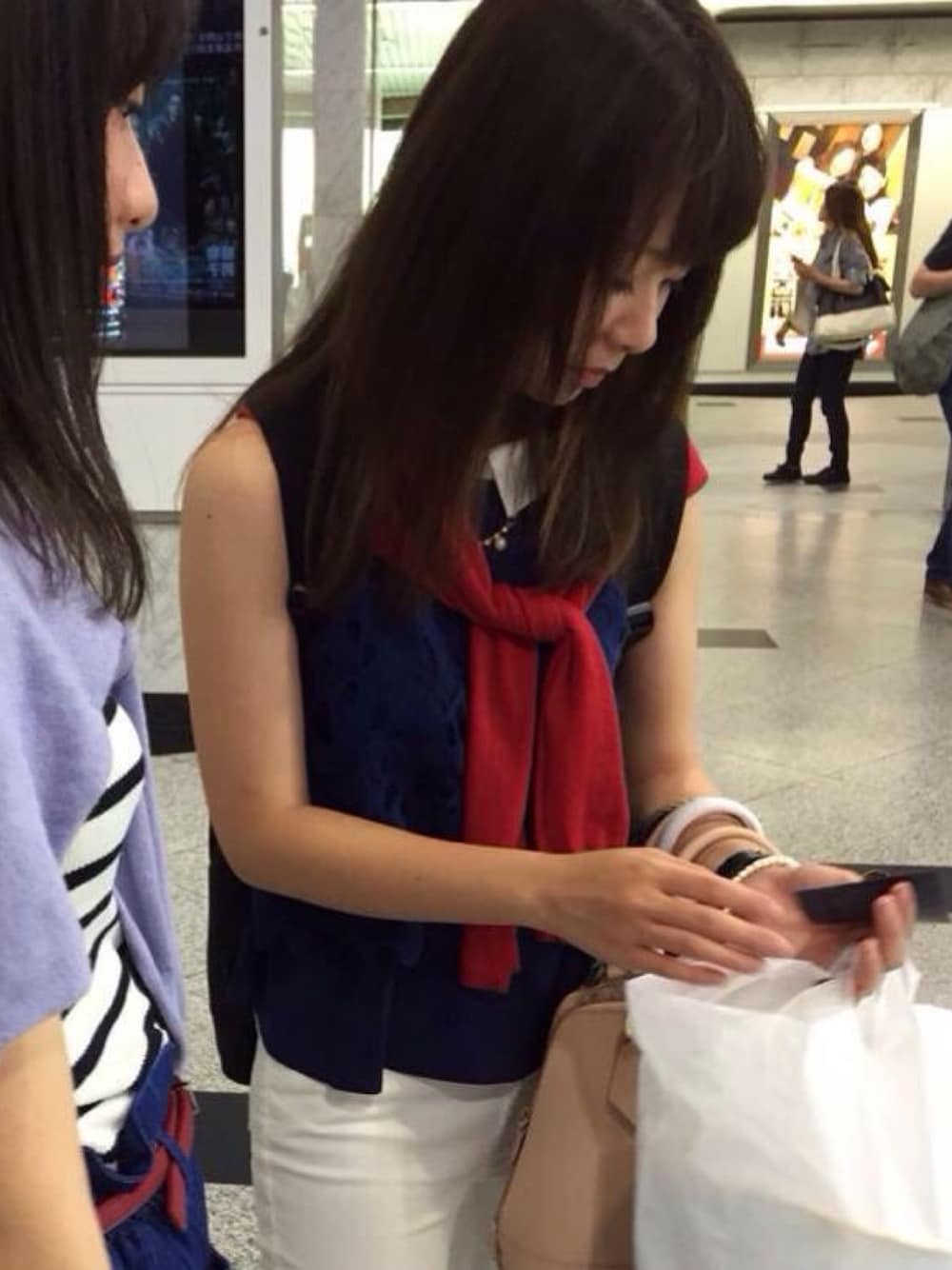 「適当すぎてごめん、ばり場違い。笑」｜「mysty womanの衿付きレースレイヤーブラウス（シャツ/ブラウス、ブルー系）」を使った、ゆっぴょん🐰💗さん（レディース・155cm）の秋コーディネートの1枚目の写真