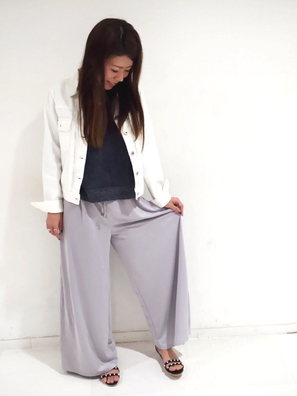 「PAGEBOYのアイテム（ニット/セーター、ブルー系）」を使った、っちさん（レディース・158cm）の春コーディネートの1枚目の写真