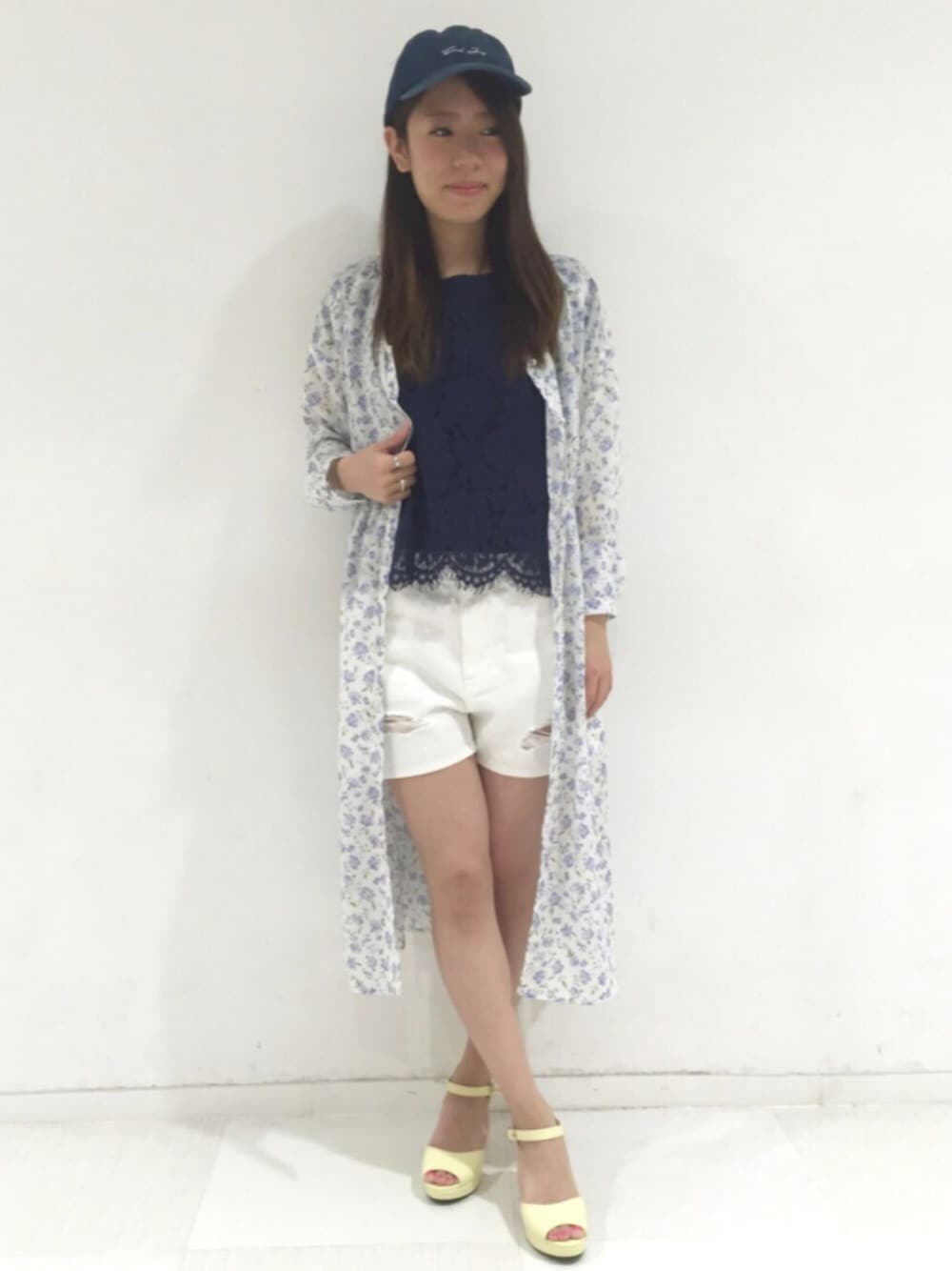 「PAGEBOYのアイテム（その他アウター、ホワイト系）」を使った、っちさん（レディース・158cm）の春コーディネートの1枚目の写真