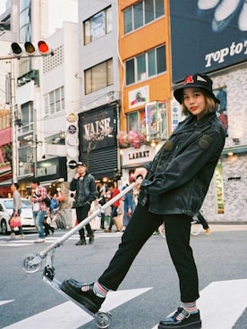 「アイテム（アナログ腕時計、ピンク系）」を使った、fumiさん（レディース・150cm）の春コーディネート