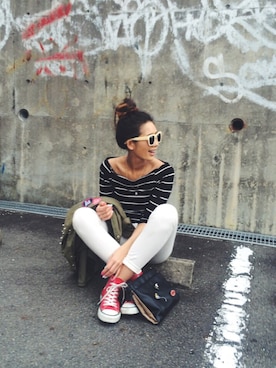 「CONVERSE（コンバース）のCONVERSE (コンバース）　【メンズ・ウイメンズ】オールスターハイ　ALL STAR HI チャックテイラー（スニーカー）」を使った、mariko   さん（レディース・170cm）の春コーディネート