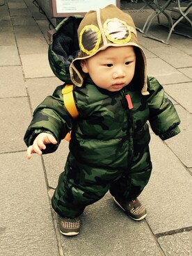 「アイテム（ママ＆ベビー、グリーン系）」を使った、成天玩さん（キッズ・80cm）の春コーディネート