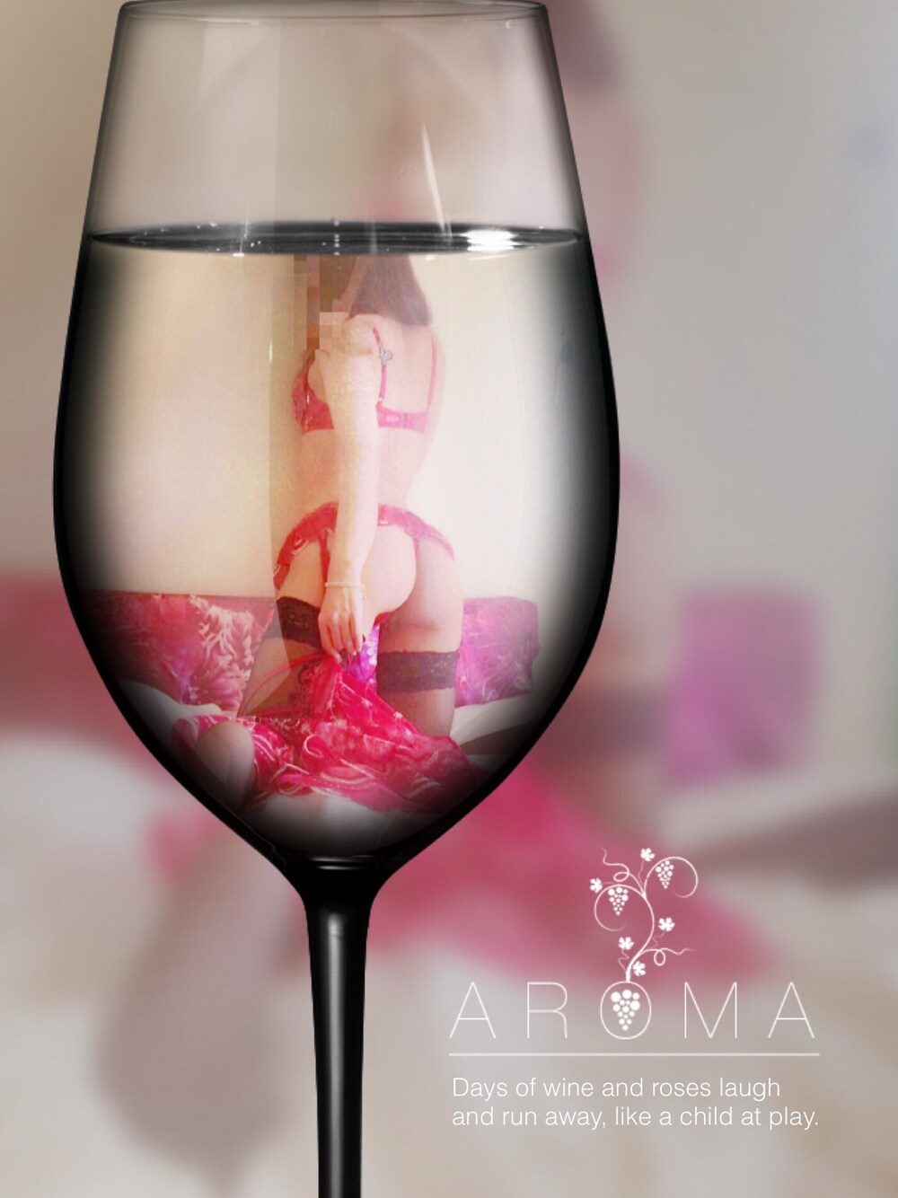 レッド系のブラ&ショーツ、レッド系のその他アンダーウェア/インナーを着用したレディースの秋コーディネートの1枚目の写真