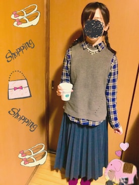 「UNIQLO（ユニクロ）のアイテム（スカート、グレー系）」を使った、ayakaさん（レディース・150cm）の秋コーディネート
