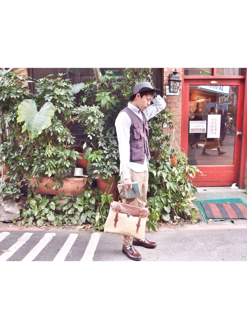 「東區、street、Cute、boy」｜「plain-meのアイテム（テーラードジャケット、レッド系）」を使った、Bruceさん（メンズ・177cm）の冬コーディネートの1枚目の写真