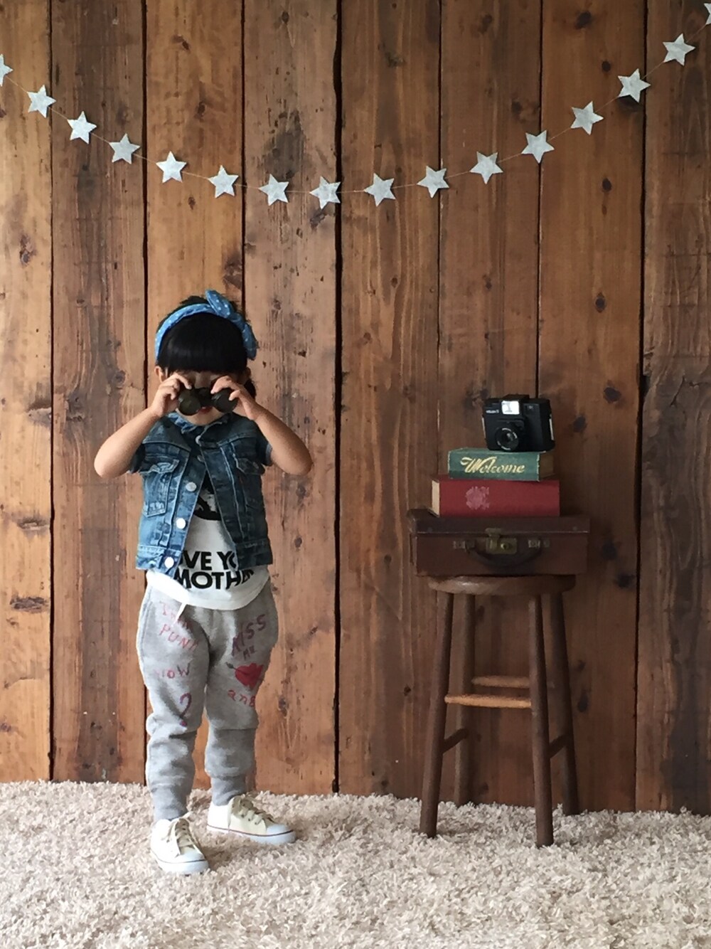 「GO TO HOLLYWOODのアイテム（デニムジャケット、ブルー系）」を使った、hi46さん（キッズ・90cm）の秋コーディネートの1枚目の写真