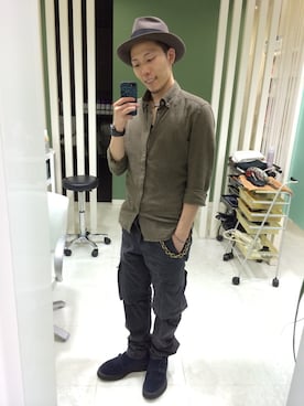 「umit benan（ウミットベナン）のアイテム（パンツ）」を使った、長野晃宏さん（メンズ・165cm）の秋コーディネート