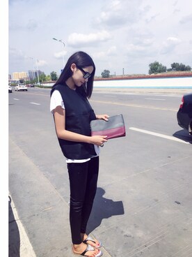 「iT（イット）のアイテム（シューズ）」を使った、阿土坏さん（レディース・170cm）の秋コーディネート