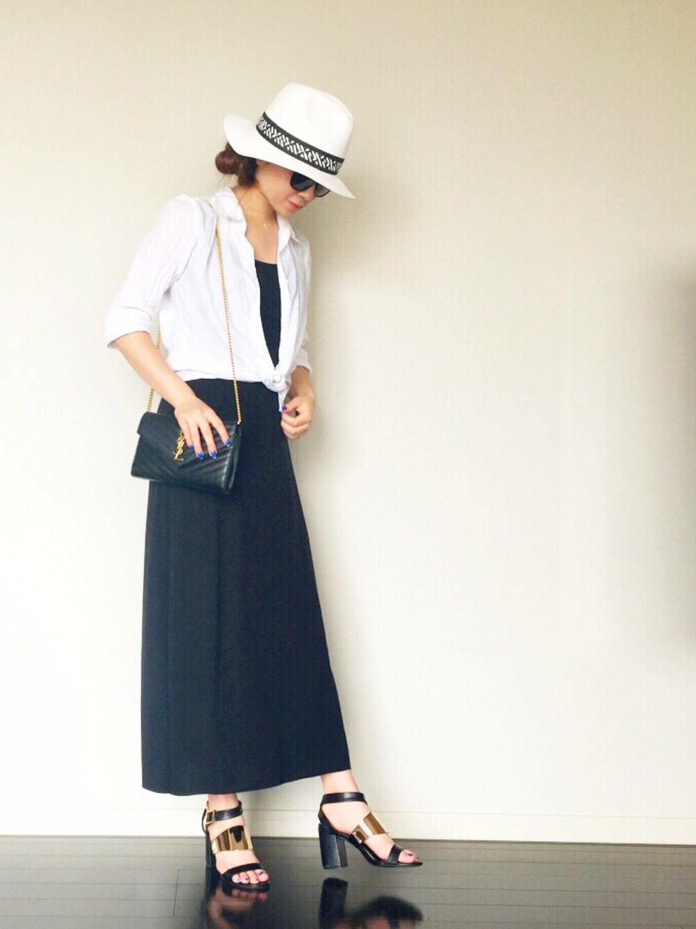 「リネンシャツ、UNIQLO、プチプラ、マキシ丈ワンピース、マタニティ、ZARA」｜「ZARAのアイテム（ハット、ホワイト系）」を使った、chika Uさん（レディース・164cm）の夏コーディネートの1枚目の写真