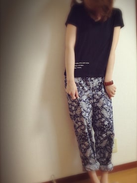 「ペイズリー柄パンツ」｜「アイテム（Tシャツ/カットソー）」を使った、やちさん（レディース・158cm）の春コーディネート