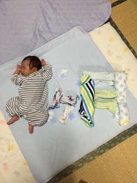 「赤ちゃん本舗（アカチャンホンポ）のアイテム（トップス、ホワイト系）」を使った、はるのすけさん（キッズ・60cm）の夏コーディネート