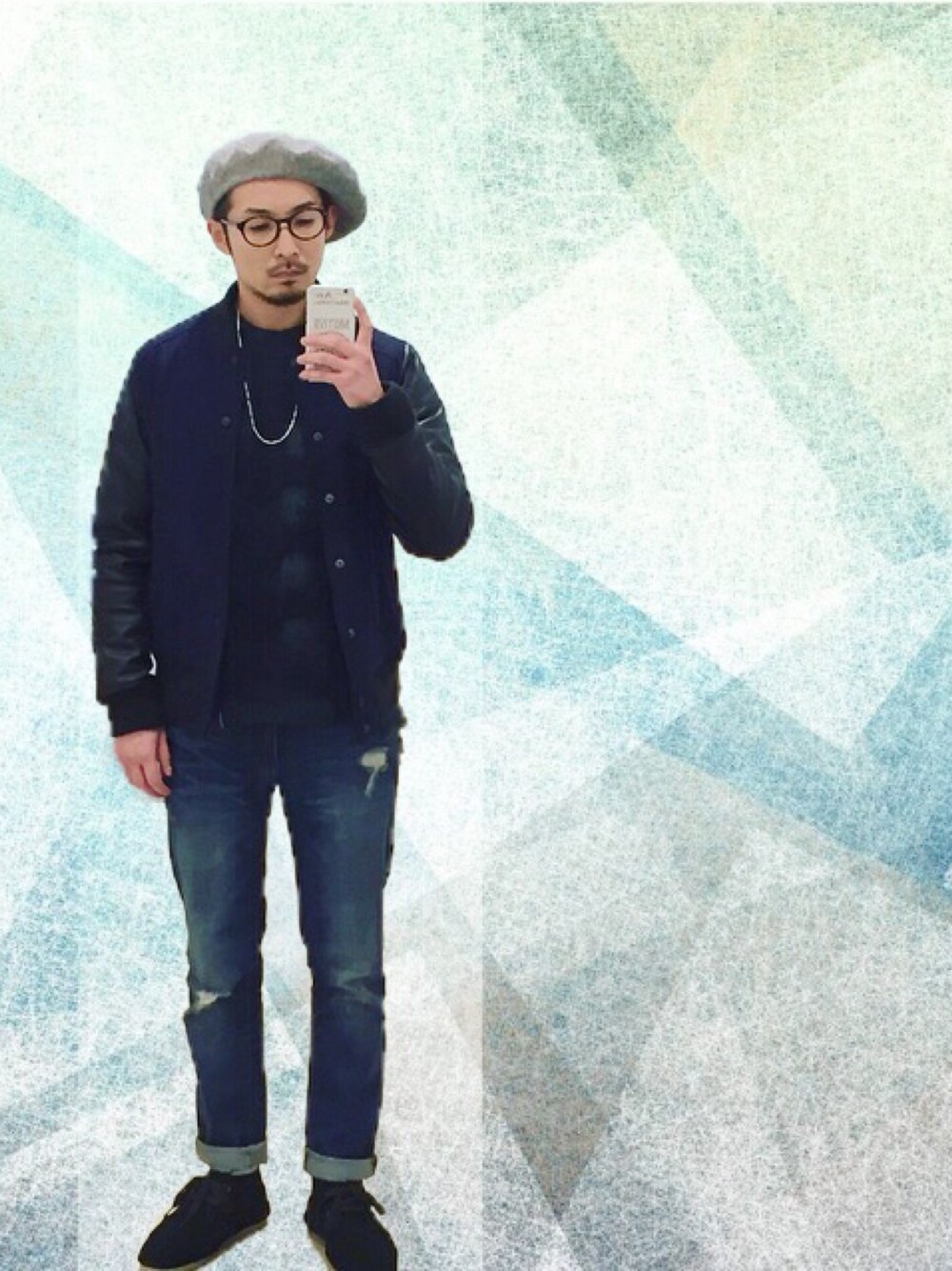 「HARE、RAGEBLUE、SEVENDAYS＝SUNDAY、GENERIC SURPLUS、WEGO、デニム、ロールアップ、セールで買いました、プチプラ」｜「GENERIC SURPLUSのGENERIC SURPLUS - MOLLUSK MID（スニーカー、ブラック系）」を使った、Luciaさん（メンズ・165cm）の冬コーディネートの1枚目の写真
