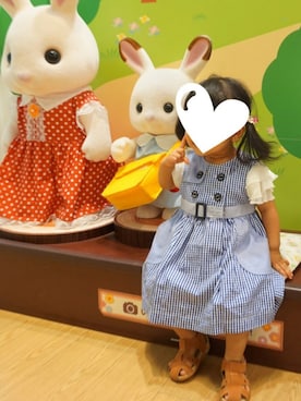「Familiar （ファミリア）のアイテム（ワンピース、ブルー系）」を使った、マナリナ22さん（キッズ・80cm）の夏コーディネート