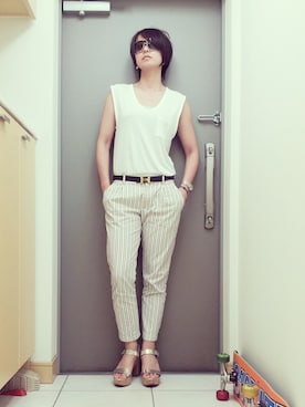 「T BY ALEXANDER WANG（ティーバイ アレキサンダーワン）のVネックTシャツ（Tシャツ/カットソー、ホワイト系）」を使った、momoyoさん（レディース・161cm）の夏コーディネート