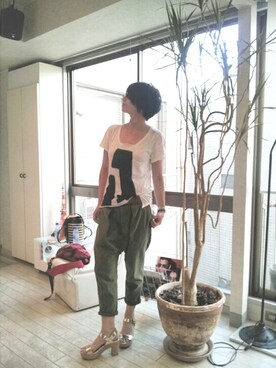 「NLSTのサルエルパンツ
（その他パンツ、グリーン系）」を使った、momoyoさん（レディース・161cm）の夏コーディネート