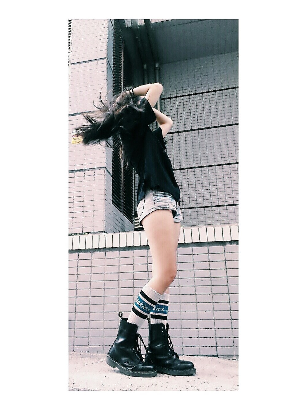 「Dickies、DrMartens、drmartenstyle」｜「Dr. Martensの馬丁大夫（ブーツ、ブラック系）」を使った、陳若咪さん（レディース・157cm）の夏コーディネートの1枚目の写真