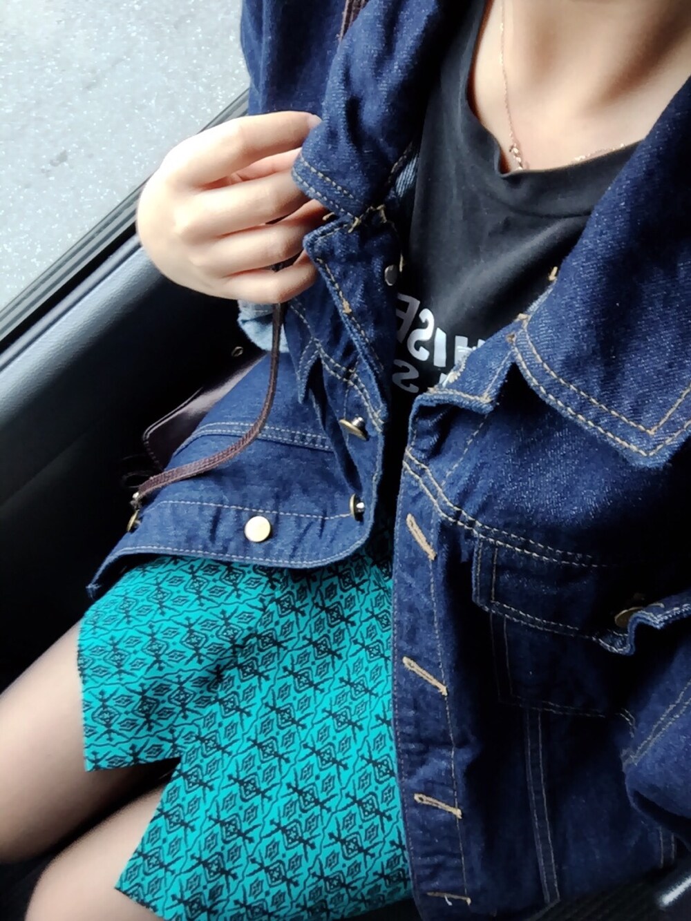「daily look」｜「no brandのアイテム（デニムジャケット、ブルー系）」を使った、LaylaShinさん（レディース・153cm）の春コーディネートの1枚目の写真