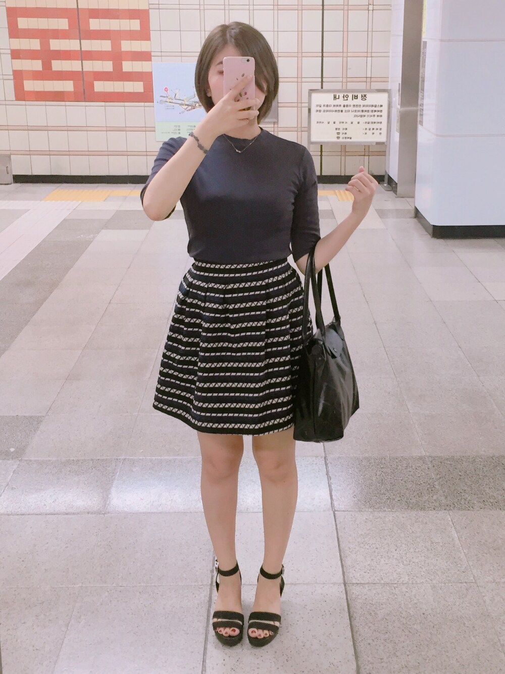 「daily look」｜「LONGCHAMPのアイテム（トートバッグ、ブラック系）」を使った、LaylaShinさん（レディース・153cm）の夏コーディネートの1枚目の写真