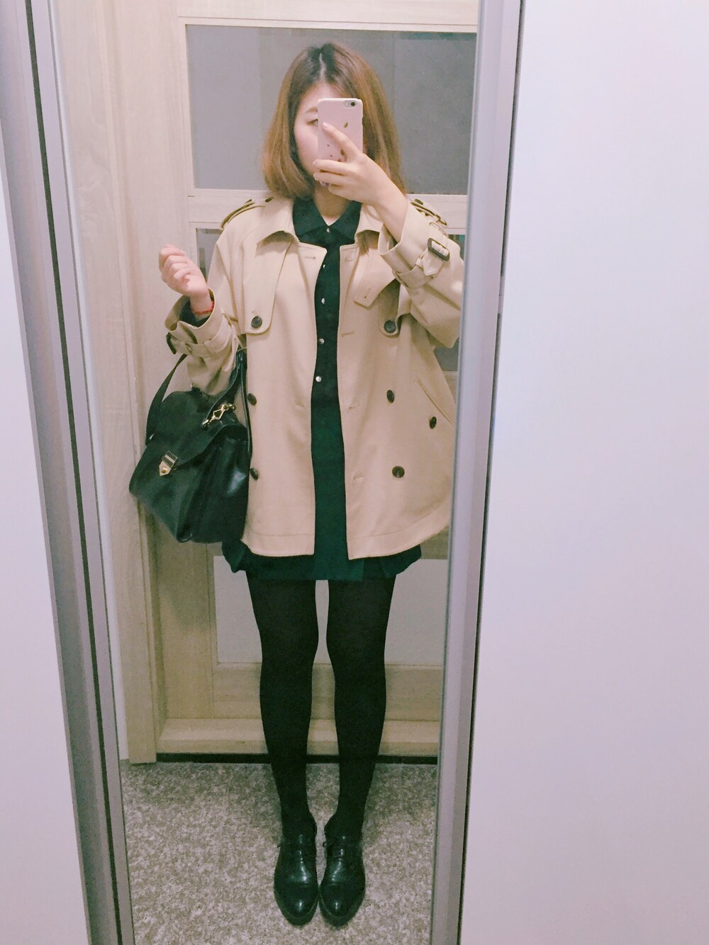 「ootd、daily look」｜「JILL by JILL STUARTのアイテム（トレンチコート、ベージュ系）」を使った、LaylaShinさん（レディース・153cm）の秋コーディネートの1枚目の写真