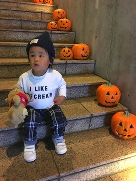 「halloween」｜「アイテム（スウェット）」を使った、KANAYOさん（キッズ・90cm）の秋コーディネート