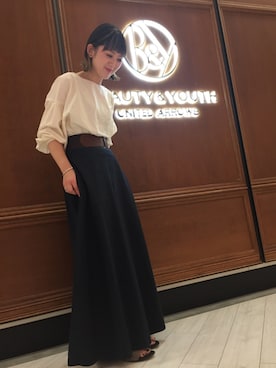 「BEAUTY&YOUTH UNITED ARROWS（ビューティーアンドユースユナイテッドアローズ）のBY コットン 9分袖パフスリーブ ブラウス（シャツ/ブラウス、ホワイト系）」を使った、Shiori Tanidaさん（レディース・162cm）の夏コーディネート