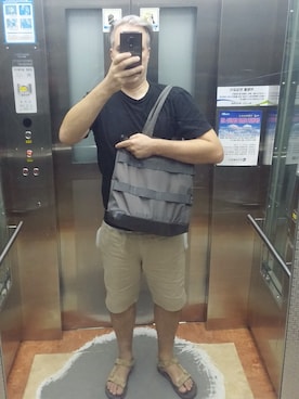 「NEW BALANCE（ニューバランス）のアイテム（トートバッグ、グレー系）」を使った、JLLさん（メンズ・183cm）の秋コーディネート