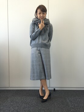 22 OCTOBRE Staffさんの「【Domani 11月号掲載】オルドスカシミヤ混クルーネックセーター」を使ったコーディネート