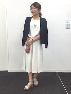 「ネイビー×ホワイト」｜「アイテム（サンダル）」を使った、22 OCTOBRE Staffさん（レディース・160cm）の春コーディネート