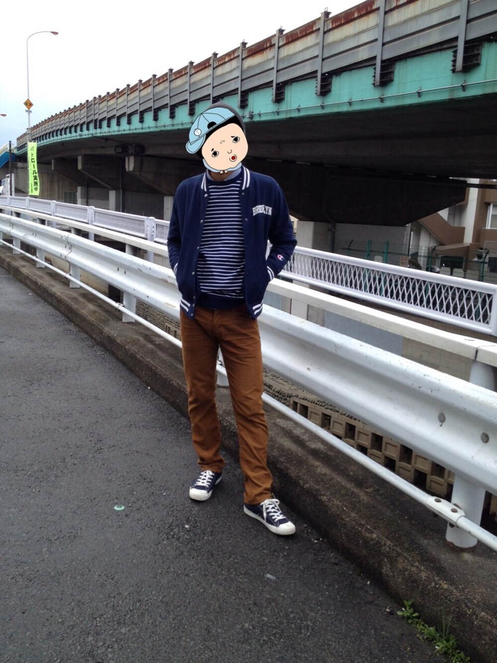 「BEAMS、ルームウェア、春」｜「BEAMSのCHAMPION×BEAMS / 別注 WINDSTOPPER(R) スウェットスタジャン（スタジャン、ブルー系）」を使った、misaさん（メンズ・185cm）の春コーディネートの1枚目の写真